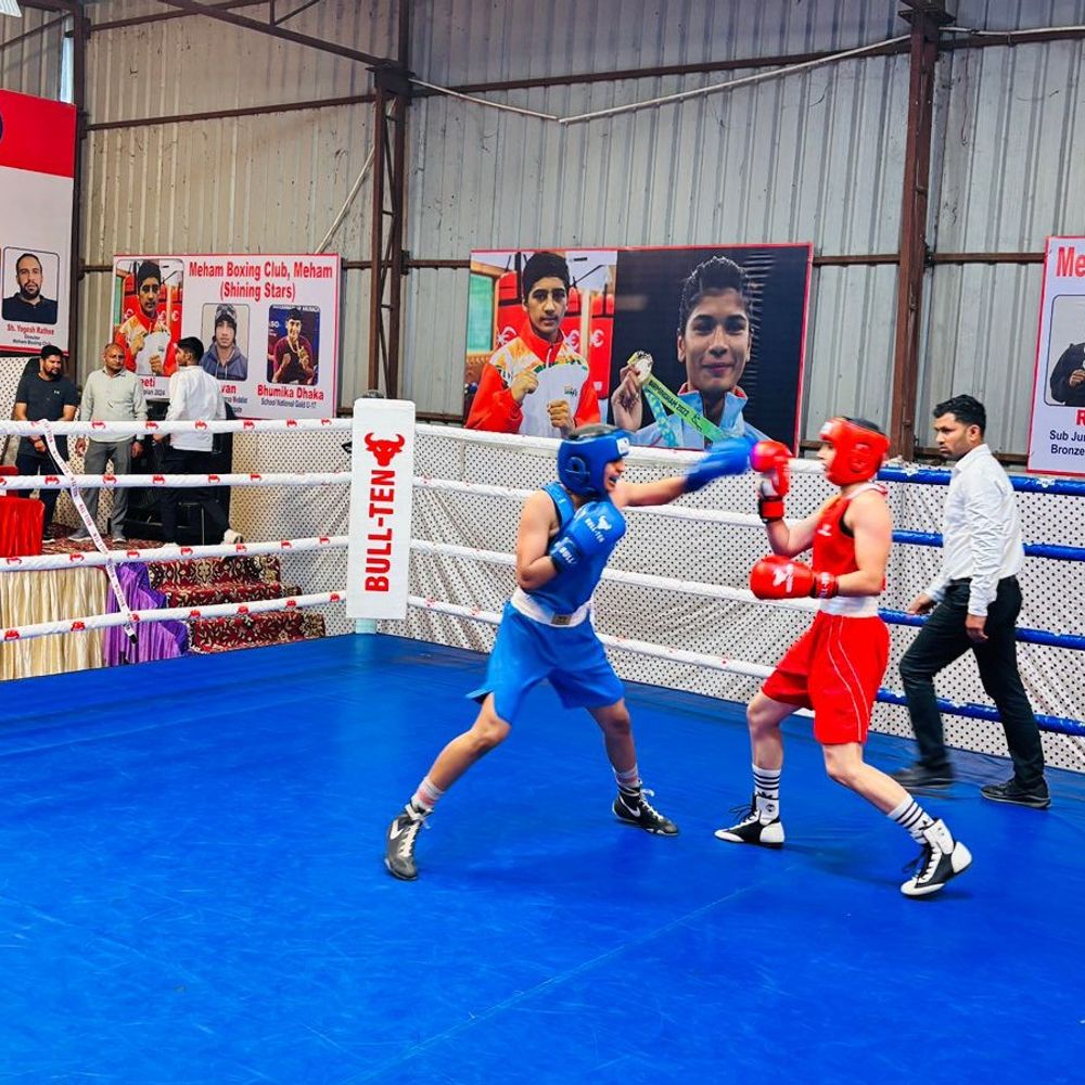 रोहतक में बॉक्सिंग प्रतियोगिता के सेमीफाइनल मुकाबले संपन्न:शनिवार को होंगे फाइनल; ACP बोले- खेल चरित्र निर्माण करते हैं