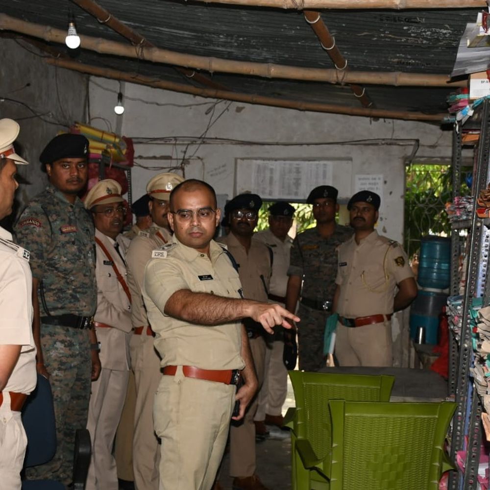 SP ने योगापट्टी अंचल कार्यालय का इंस्पेक्शन किया:बेतिया में कार्यप्रणाली, रिकॉर्ड्स और एडमिनिस्ट्रेटिव का इनडेप्थ असेसमेंट