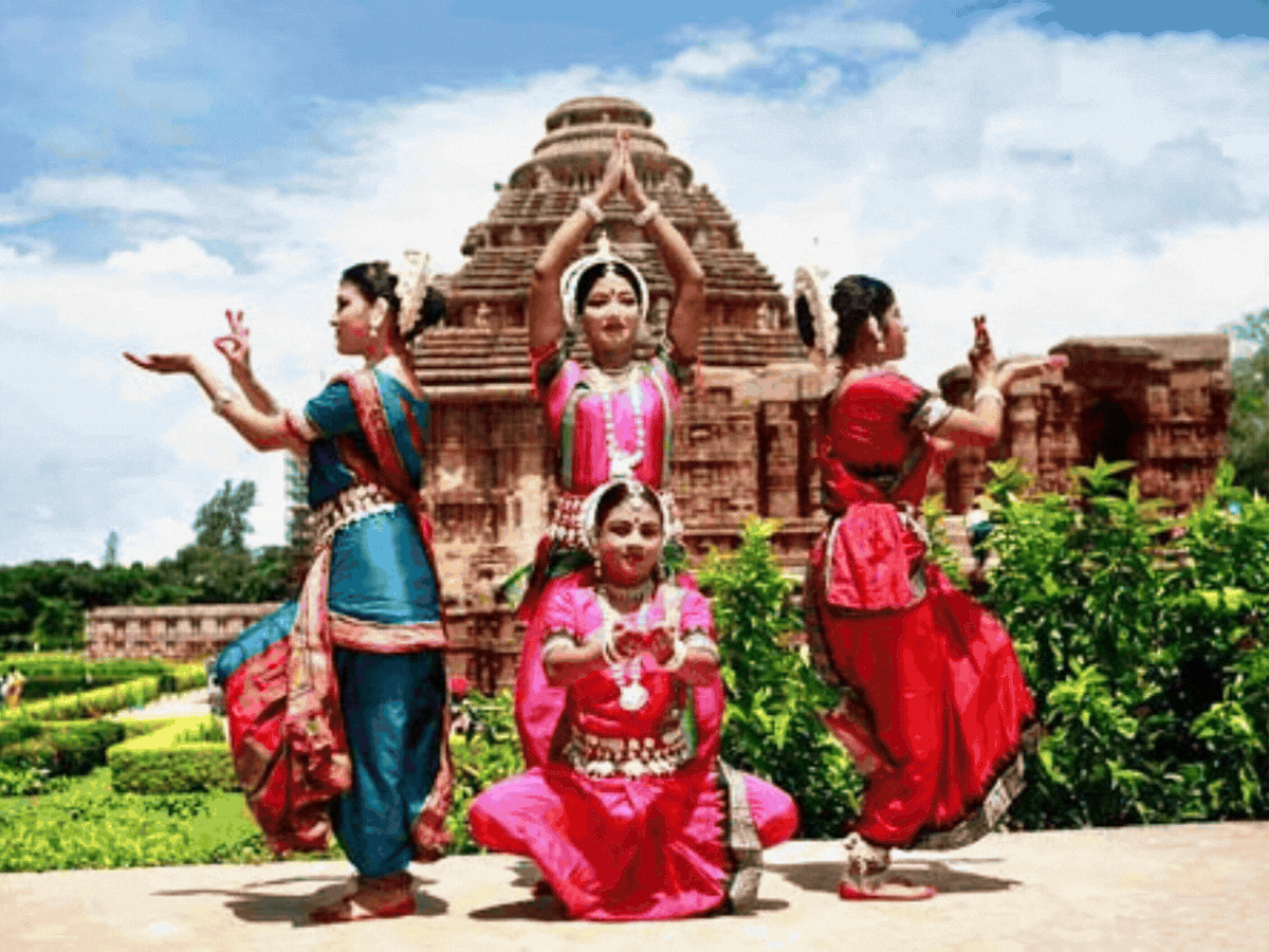 मिडिल-ईस्ट तनाव, ट्रैवल सेक्टर को रोज ₹5500 करोड़ का नुकसान:घरेलू ट्रैवल बढ़ने की उम्मीद, दुबई नहीं जा पा रहे तो कोच्चि-पुरी की पूछताछ 200% बढ़ी