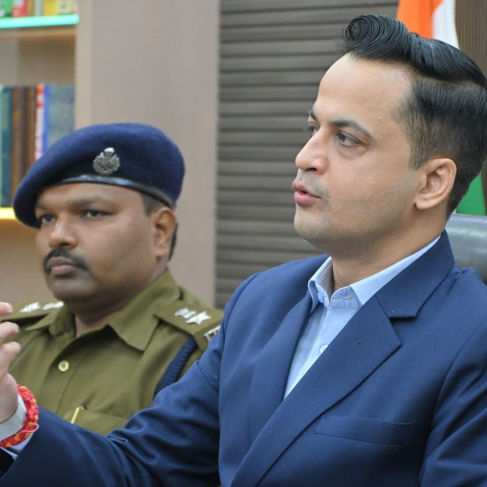 मधुबनी में रामनवमी पर 646 मजिस्ट्रेट तैनात:323 स्थानों पर पुलिस बल, असामाजिक तत्वों पर रहेगी कड़ी नजर