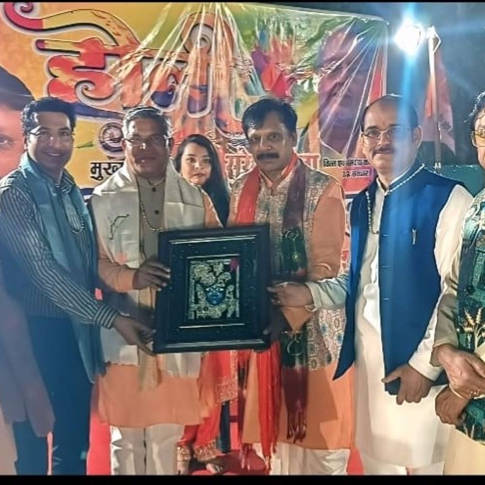 लखनऊ में होली मिलन समारोह:वित्त मंत्री सुरेश खन्ना और RSS प्रचारक कौशल किशोर शामिल हुए