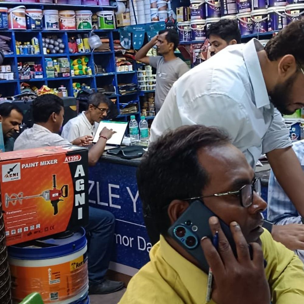 मधुबनी में कमर्शियल टैक्स डिपार्टमेंट की छापेमारी:हार्डवेयर व्यवसायी के यहां 38 लाख रुपये की कर चोरी,4 साल से नहीं किया पेमेंट