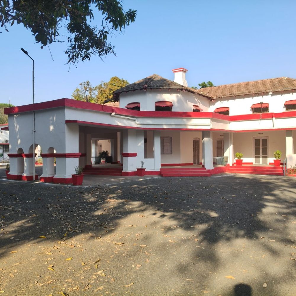 बैतूल में 3 करोड़ से बनेगा नया सर्किट हाउस:100 साल पुरानी हेरिटेज बिल्डिंग रहेगी सुरक्षित; MLA-कलेक्टर ने निरीक्षण किया