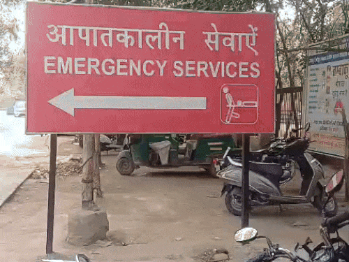 गुरुग्राम में एक्स बॉयफ्रेंड ने किया युवती पर एसिड अटैक:आरोपी ने पहले मारपीट की, इलाज करवाने अस्पताल आई तो किया हमला