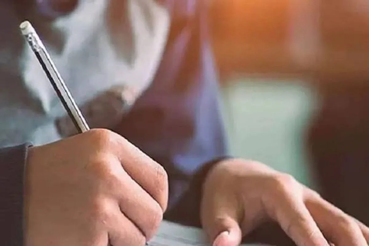 पीयू बोर्ड परीक्षा मेंं फ्रेशर्स को मिले रिपीटर्स के प्रश्न पत्र