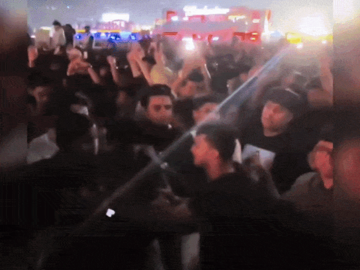 करण औजला के कॉन्सर्ट में मारपीट की VIDEO फर्जी:पुलिस जांच में निकला मुंबई का वीडियो, इंदौर का बताकर वायरल किया, 4 सोशल मीडिया अकाउंट्स पर FIR होगी