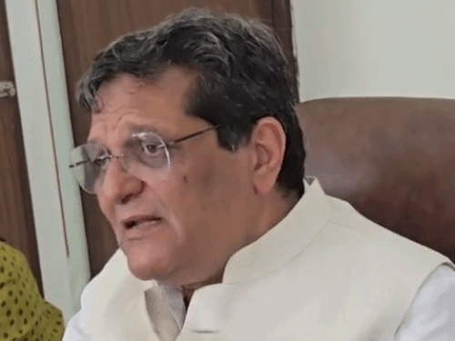 हरियाणा BJP नेता 10 दिन दुबई में फंसे रहे:बोले- इजराइल-ईरान जंग में मिसाइलें गिरती रहीं, दवाई-खाने को तरसे, ₹1.5 लाख में वापसी टिकट मिला