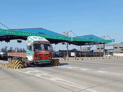 दिल्ली-आगरा नेशनल हाईवे पर सफर हो सकता है मंहगा:फरीदाबाद में NHAI गदपुरी टोल प्लाजा पर बढ़ा सकता है 5 फीसदी टोल दर