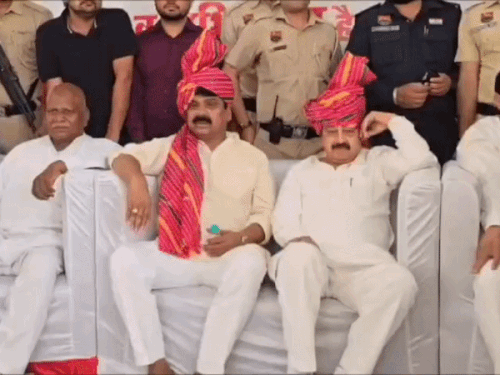 हथीन में कांग्रेस MLA की पार्टी से खुली बगावत:बोले-पहले भी होती थी क्रास वोटिंग, चुनाव लड़ने को तैयार, बीजेपी केदो बड़े मंत्री विपुल-नरबीर पहुंचे