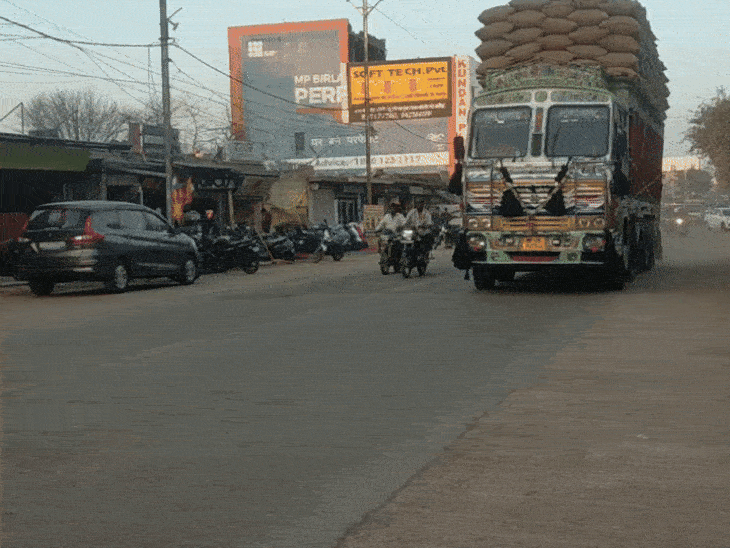 रायपुर में भारी वाहनों के एंट्री पर रोक:शहर के भीतर आने वाले 18 प्रमुख मार्गों पर यह प्रतिबंध लागू, 1 महीने तक लागू रहेगा आदेश