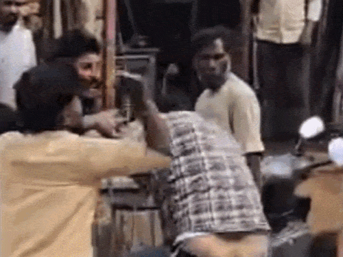 अबोहर में युवक को थप्पड़ों और रॉड से पीटा:लड़की का पीछा करने का आरोप; पुलिस बोली-जांच के बाद होगी कार्रवाई