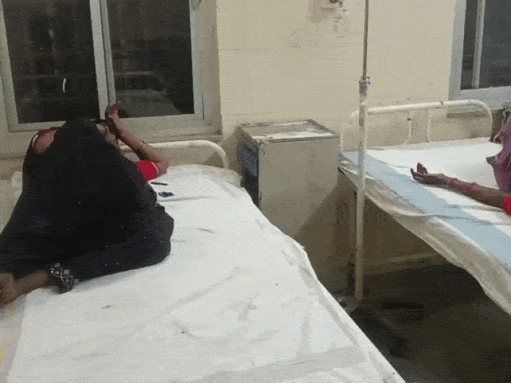 अनूपपुर में डंपर से टकराया मालवाहक वाहन, 12 घायल:फुनगा चौकी के पास Nh-43 पर देर रात हुई भिड़ंत, दो की हालत गंभीर