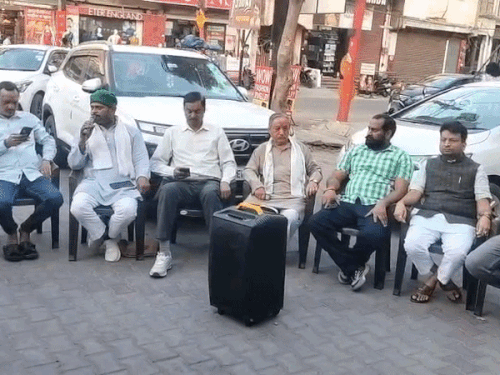 दुकानों को बचाने आज सड़कों पर उतरेंगे सेंट्रल मार्केट व्यापारी:मेरठ में जिला अधिकारी को देंगे ज्ञापन_ महिलाएं बोली ध्वस्तीकरण से पहले करेंगे आत्मदाह