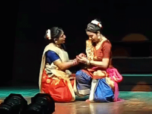 सीता की कथा के जरिए बेटियों की पीड़ा दिखाई:आरआईसी में मैथिली नाटक ‘जनक नंदिनी’ का मंचन, दर्शकों को दिया सामाजिक संदेश