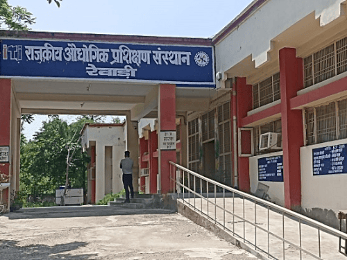 रेवाड़ी ITI में खुली ओपन लाइब्रेरी और तकनीकी वर्कशॉप:ऑनलाइन पोर्टल पर करवाना होगा पंजीकरण, 100 रुपए मासिक और 300 रुपए घंटा फीस