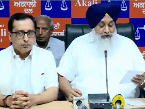 भाजपा नेता स्व: सतपाल गोसाईं का पोता शिअद में शामिल:सुखबीर बादल ने किया शामिल, दादा ने भी छोड़ी थी एक दिन के लिए पार्टी