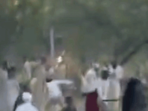 नूंह के कब्रिस्तान में जमकर चले लाठी-डंडे:कब्र खोदने पर विवाद, 12 लोग घायल; कई रोहतक पीजीआई रेफर