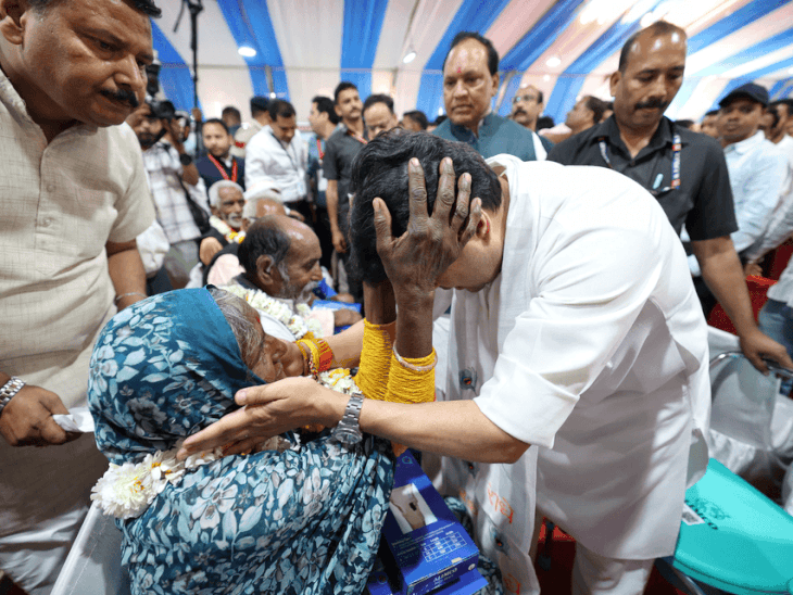 शिवपुरी में सिंधिया ने स्वास्थ्य शिविर का शुभारंभ किया:बोले- शिक्षक ज्ञानदाता, किसान अन्नदाता, वैसे ही डॉक्टर ‘जानदाता’ होते हैं