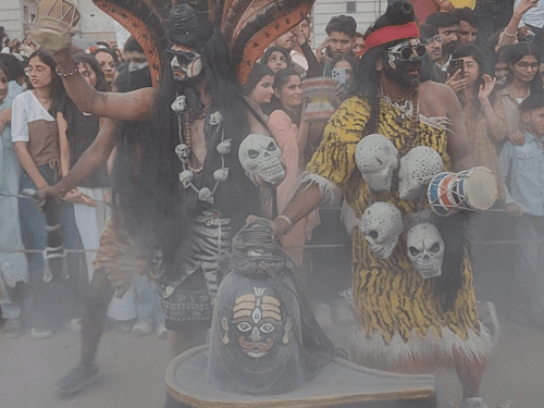 डीडवाना में सदियों पुरानी गैर परंपरा निभाई:माली समाज ने बिखेरी अनूठी सांस्कृतिक छटा