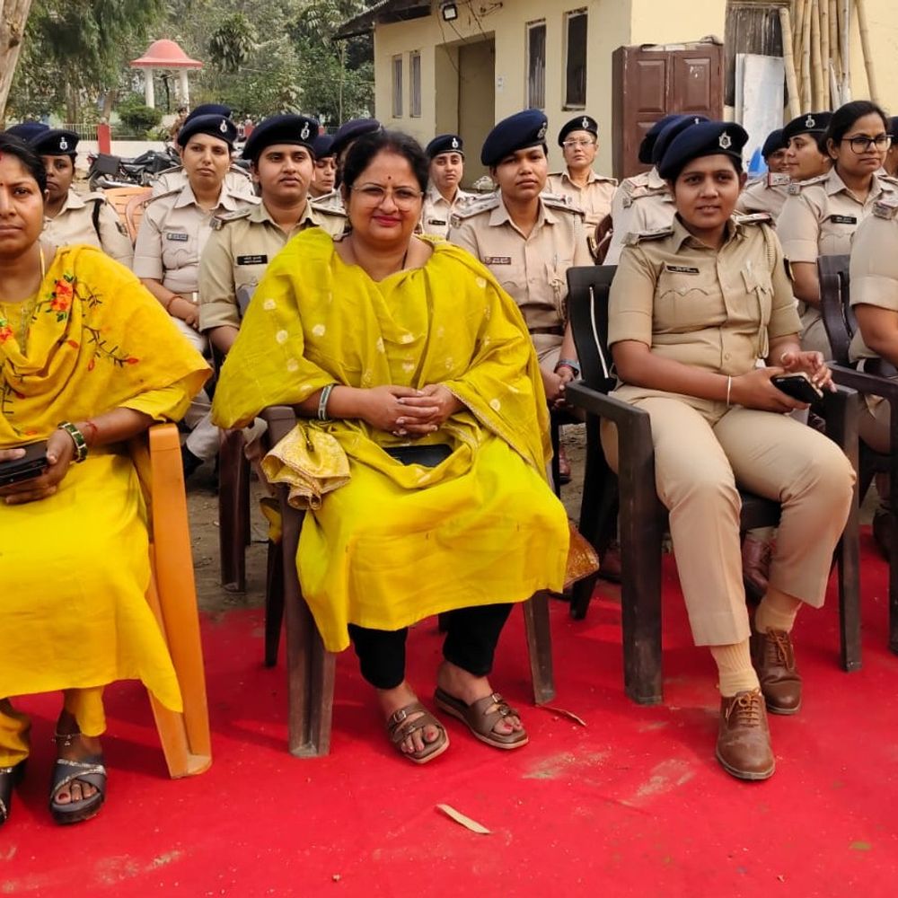 सहरसा में 42 महिला पुलिसकर्मी सम्मानित:पुलिस लाइन में कार्यक्रम, डीआईजी कुमार आशीष और एसपी हिमांशु ने दिया प्रशस्ति पत्र