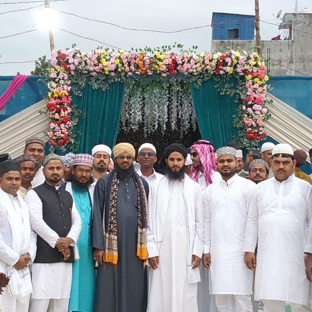 मधुबनी में 2000 लोगों ने अदा की ईद की नमाज:हल्की बारिश के बीच गले मिलकर दी बधाई, ड्रोन से हुई मॉनिटरिंग