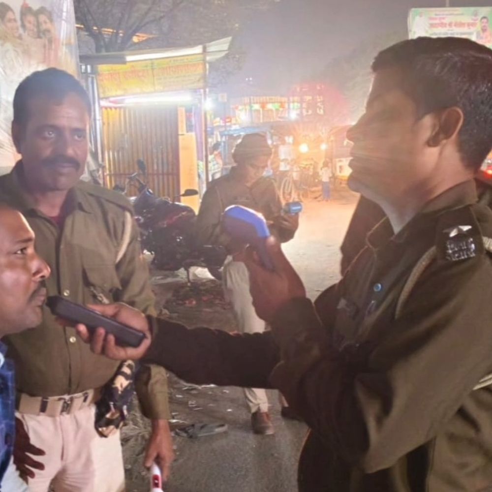 बेतिया में 24 घंटे में 92 आरोपी गिरफ्तार:शराब बरामद, 1.85 लाख का जुर्माना; एसपी ने कहा- अभियान जारी रहेगा