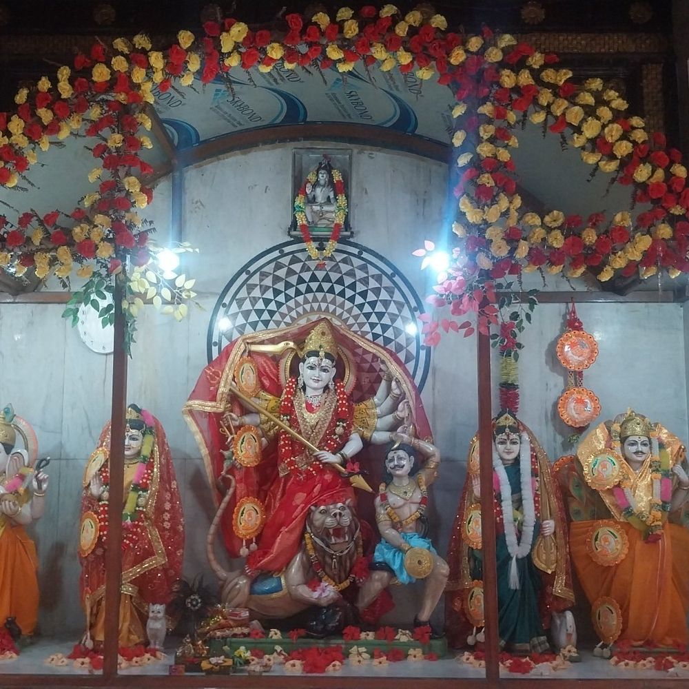 कलश स्थापना के साथ चैत्र नवरात्र शुरू:अररिया के वैष्णवी मंदिर में 2014 से लगता है पंडाल, भजन-कीर्तन की हुई विशेष व्यवस्था