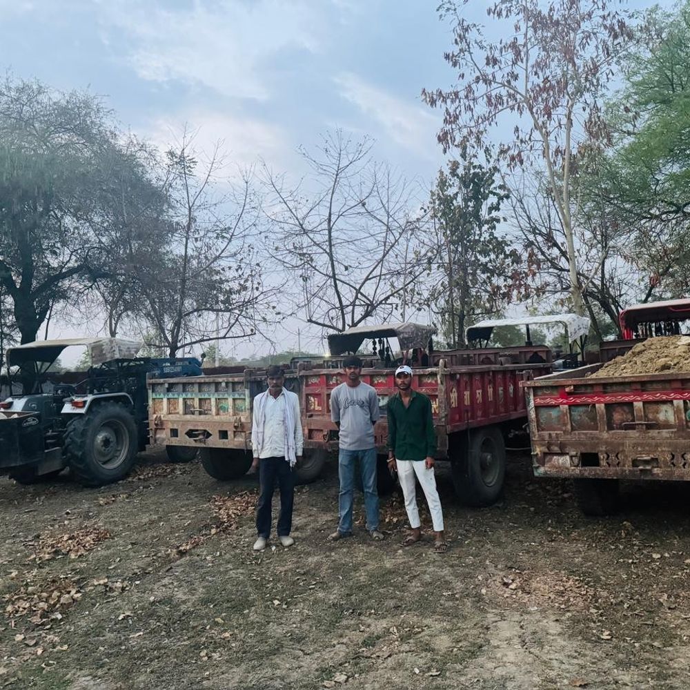 बारां में लोडर समेत 4 वाहन जब्त:पाठेडा नाले में अवैध खनन के खिलाफ कार्रवाई