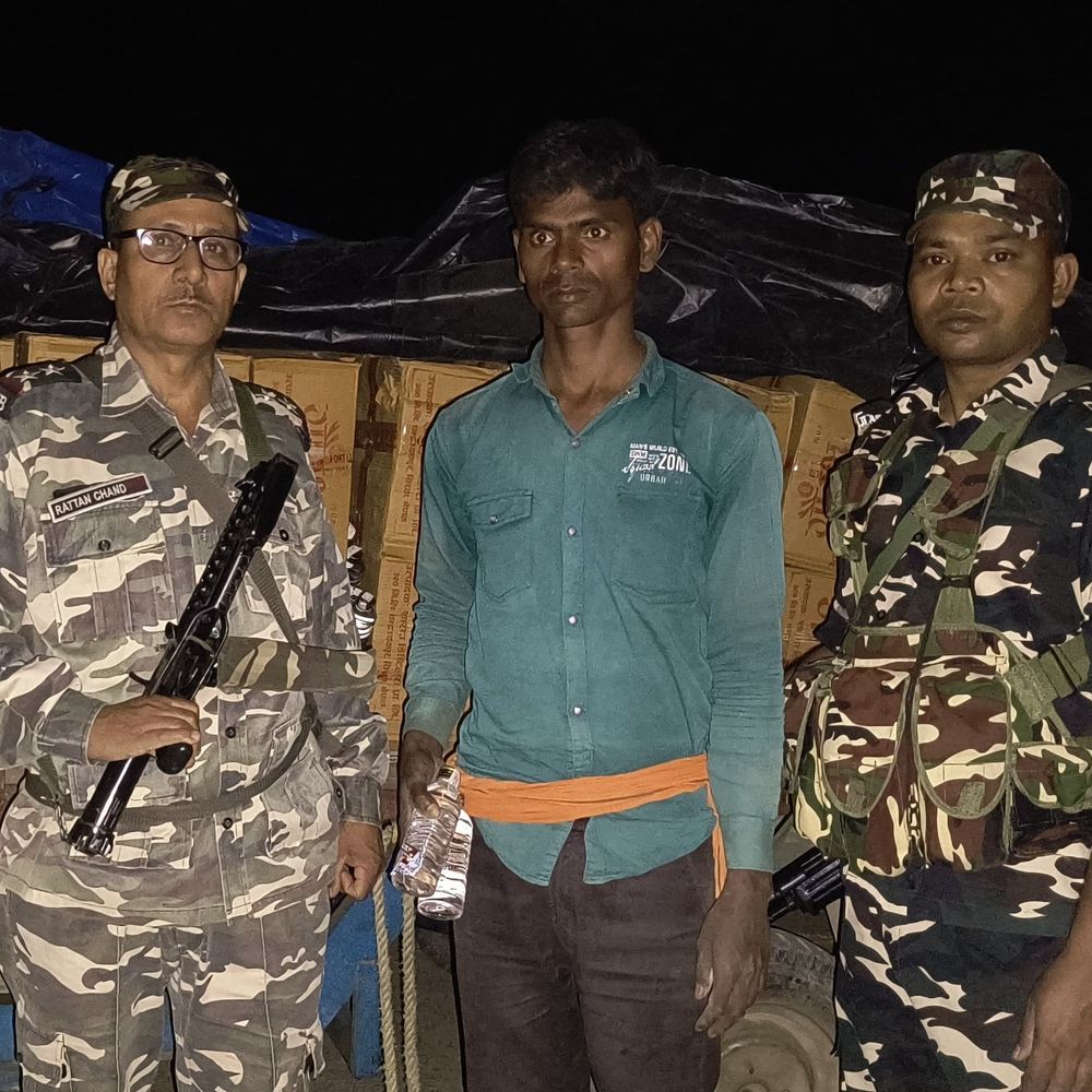 सीतामढ़ी बॉर्डर पर SSB की बड़ी कार्रवाई:2460 बोतल नेपाली शराब बरामद, जुगाड़ गाड़ी से तस्करी, एक तस्कर गिरफ्तार