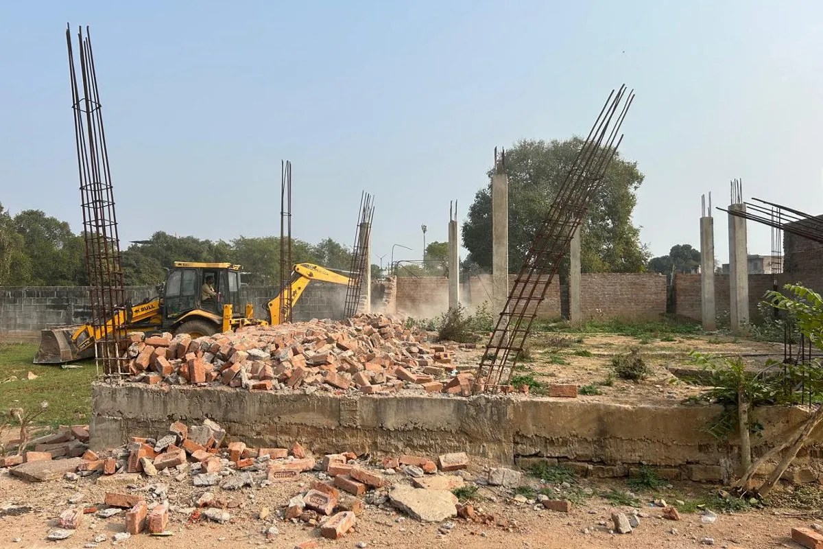 अवैध कॉलोनियों का खुला खेल: 45 दिन में 28 कार्रवाई, भवन अधिकारी किसी भी बिल्डर पर नहीं करा पाए एफआइआर