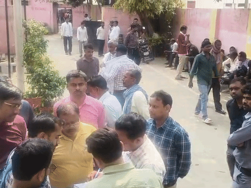 गोविंद नगर में रेलवे टेक्नीशियन ने किया सुसाइड:सुसाइड नोट में लिखा- मम्मी, पापा मुझे माफ करना, मैं जान देने जा रही हूं….