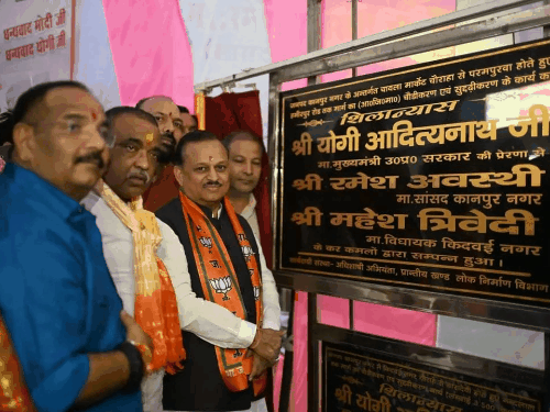 33 करोड़ की सड़कों का शिलान्यास:कानपुर सांसद बोले- चौड़ीकरण से ट्रैफिक सुधार होगा, विकसित शहर बनाने को मिलेगी रफ्तार