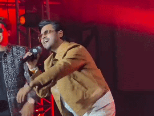 कानपुर का ‘धुरंधर’ सिंगर:इंडियन आइडल-14 के विजेता वैभव ने गाना गाया, पिता बोले- बेटे ने सरप्राइज दिया