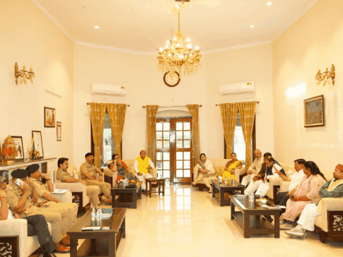 जनप्रतिनिधियों संग पुलिस कमिश्नर ने की बैठक:ट्रैफिक जाम और नशे के खिलाफ बनी सख्त रणनीति, गश्त बढ़ाने का आदेश