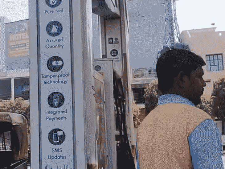 गोरखपुर में पेट्रोल-डीजल के लिए भीड़ खत्म:अब हालात पूरी तरह सामान्य, तेल के लिए लोगों में चले थे लात घूंसे