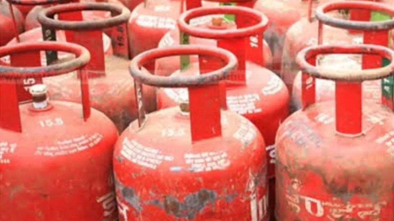 LPG संकट में PNG कंपनियों ने की ऑफर की बौछार, 30 मार्च तक ‘कनेक्शन पर भारी छूट’, घर बैठे बनें उपभोक्ता