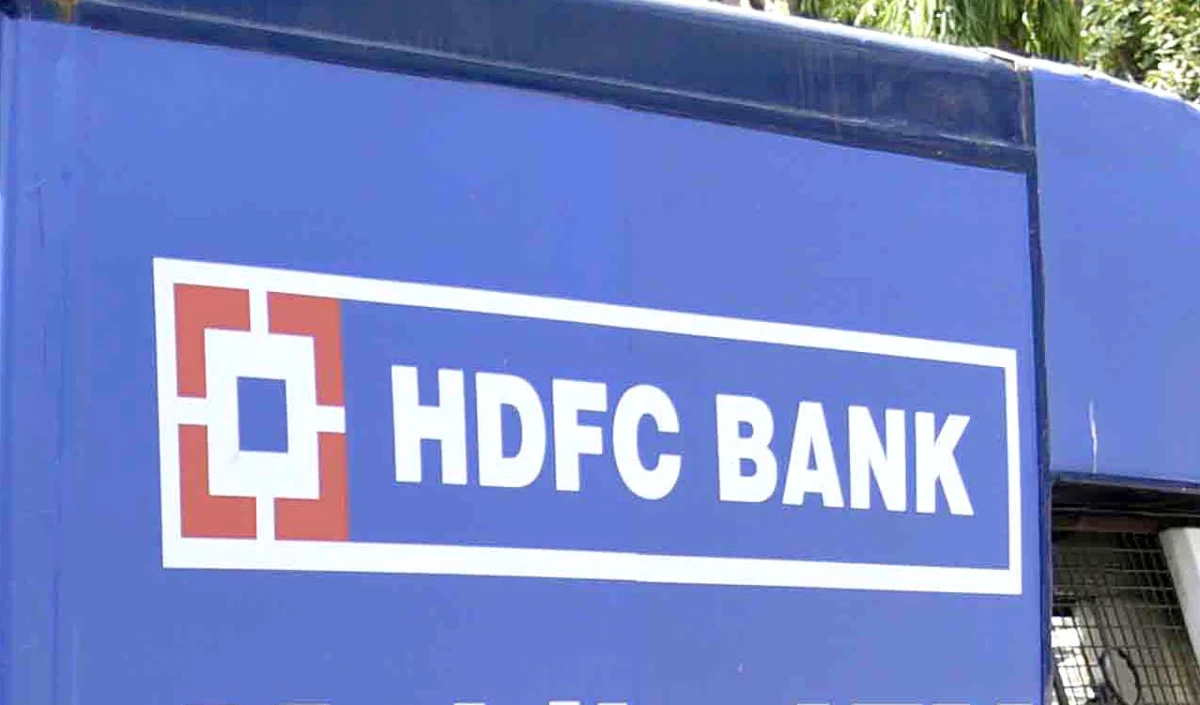 HDFC Bank Share Price | एचडीएफसी बैंक संकट! ‘नैतिक मतभेदों’ के चलते अतानु चक्रवर्ती का इस्तीफा, शेयर 8% तक लुढ़का