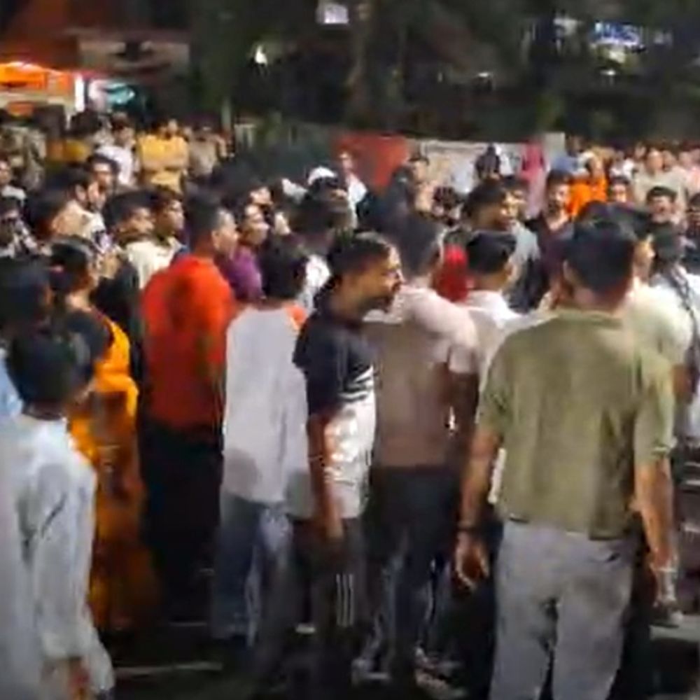 रायपुर में दो पक्षों के बीच विवाद,आधा दर्जन घायल:बाइक से टक्कर के बाद लाठी-डंडों से हमला, तीन युवकों का फूटा सिर, इलाके में तनाव