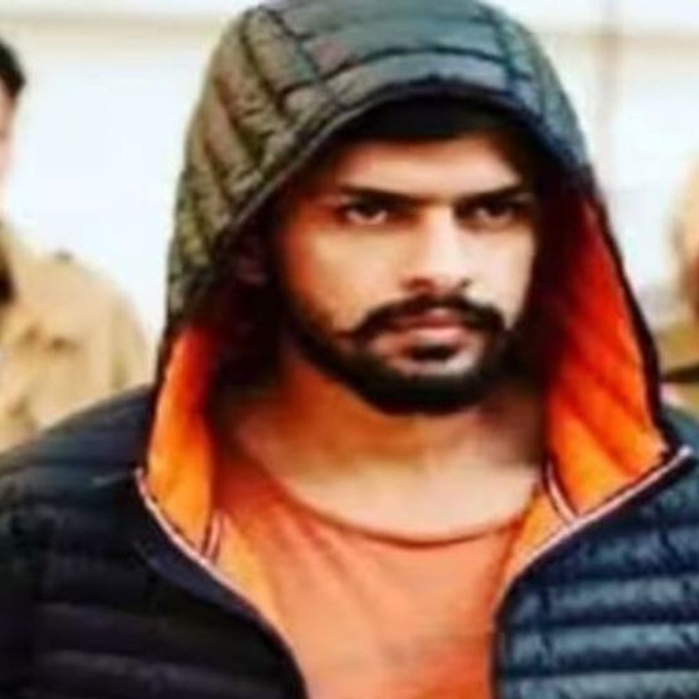 लॉरेंस के नाम पर चंडीगढ़ कारोबारी से 20 करोड़ मांगे:FIR दर्ज, विदेशी नंबरों से आई व्हाट्सऐप कॉल, खुद को बताया हैरि बाक्सर