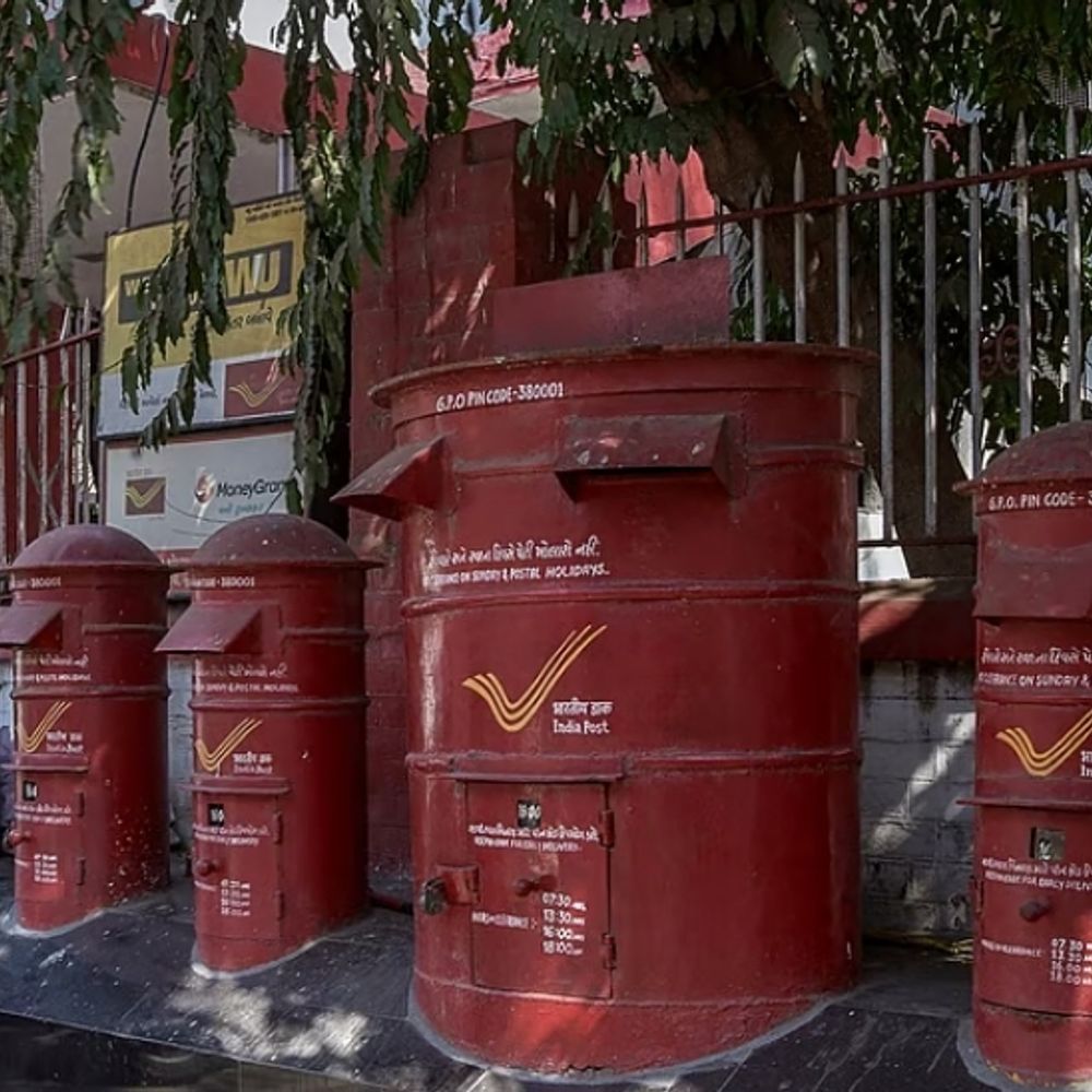 24 घंटे में गारंटी के साथ पार्सल की डिलीवरी:देरी होने पर मिलेगा पूरा पैसा, डाक विभाग की 3 प्रीमियम सर्विस लॉन्च