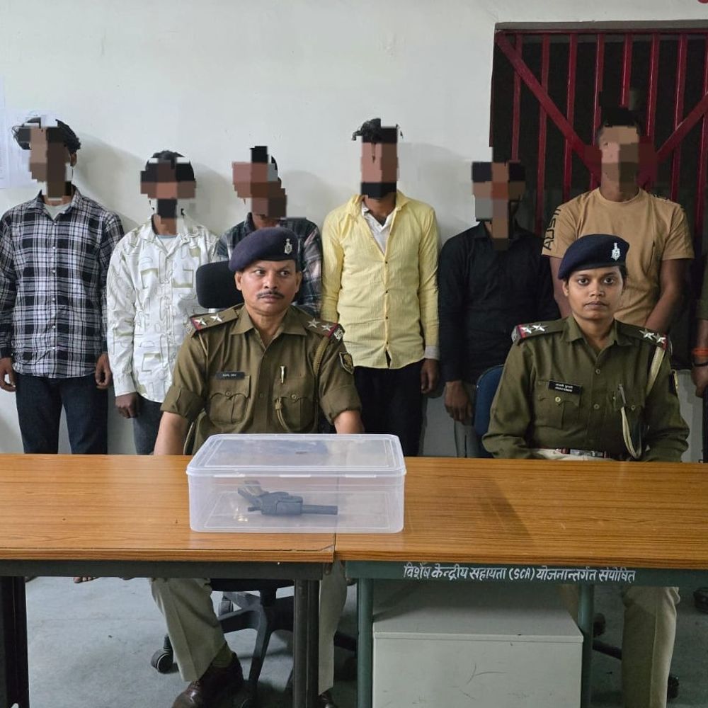 औरंगाबाद में अपराध की साजिश रहे छह बदमाश गिरफ्तार:एक देसी कट्टा-दो बाइक बरामद; पुलिस को देख कर भाग रहे थे बदमाश