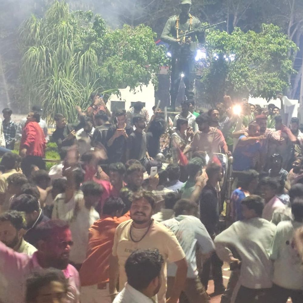 छिंदवाड़ा में भारत की T20 वर्ल्ड कप जीत का जश्न:आतिशबाजी कर उड़ाया गुलाल, ट्रक रोककर युवाओं ने किया डांस