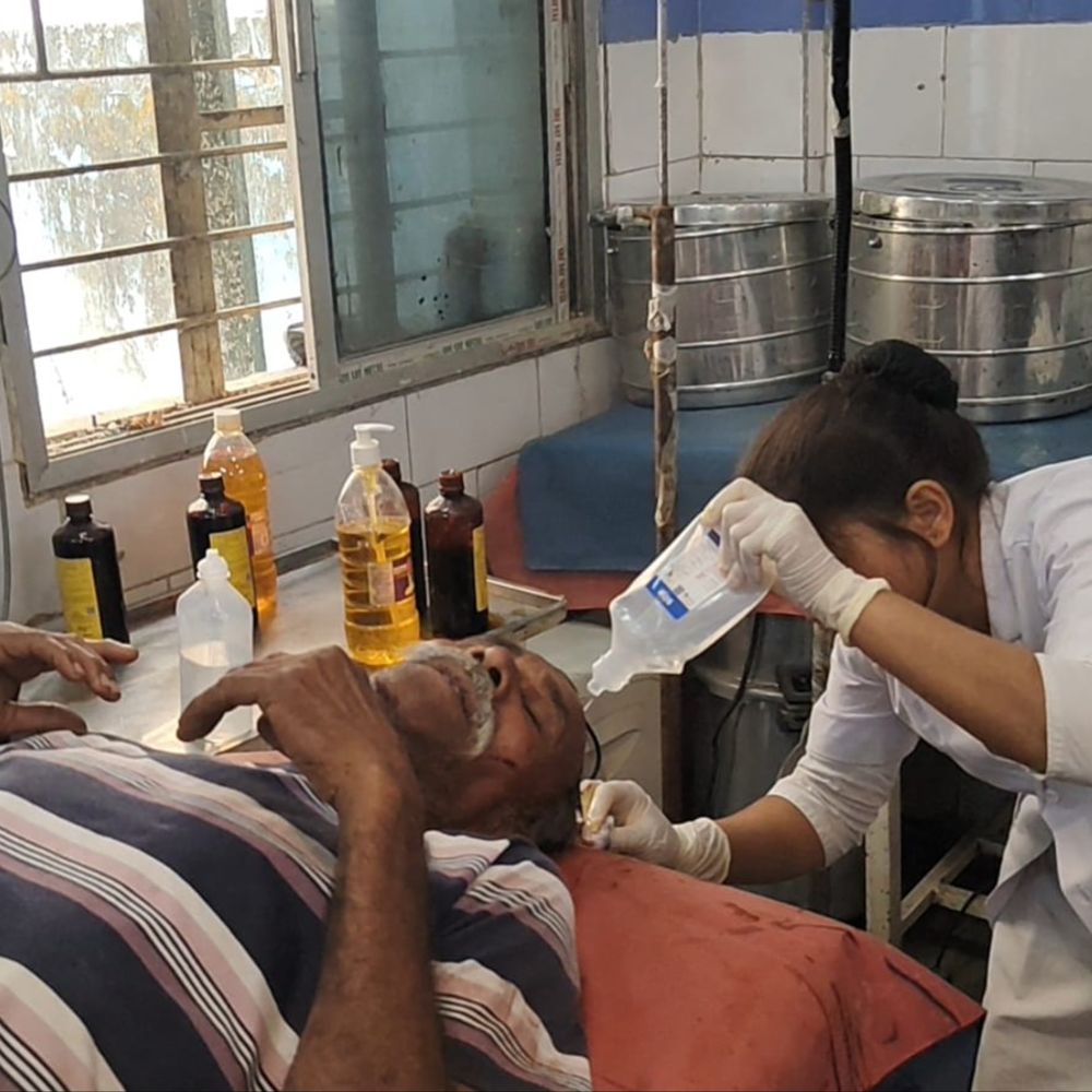 औरंगाबाद में दो पक्षों के बीच मारपीट, तीन घायल:घायल बोला- जमीन की डिमांड अलग कराने को लेकर झगड़ा, लाठी-डंडे से पीटा