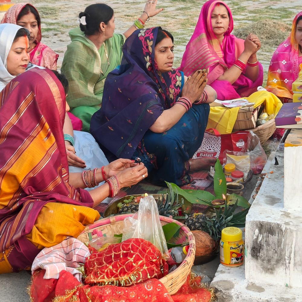 लखनऊ में मनाया गया चैती छठ पूजा:महिलाओं ने सूर्य देवता को दिया अर्घ्य , प्रभुनाथ बोले- आस्था का महापर्व है छठ