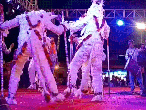 मांडल महोत्सव में सबसे ज्यादा गुलाब-जामुन की बिक्री:कार्यक्रम में हिस्सा लेने के लिए पीहर पहुंची बेटियां, दीपावली की तरह किया डेकोरेशन