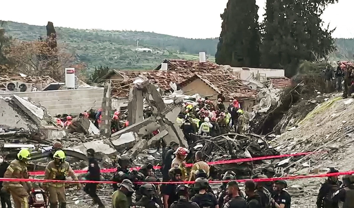 MEA Helpline Middle East war 2026 | ‘मोदी जी, हमें बचा लीजिए’, मिसाइलों की बारिश के बीच फंसे 90 लाख भारतीय, तेहरान से दुबई तक गुहार