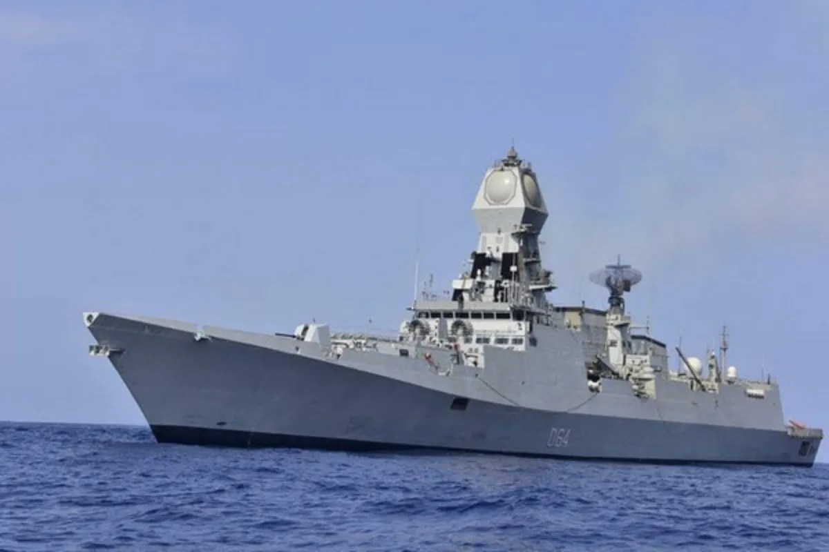 गल्फ में भारतीय ध्वज वाले जहाजों की सुरक्षा के लिए सरकार का बड़ा कदम, आधा दर्जन से ज़्यादा वॉरशिप्स तैनात