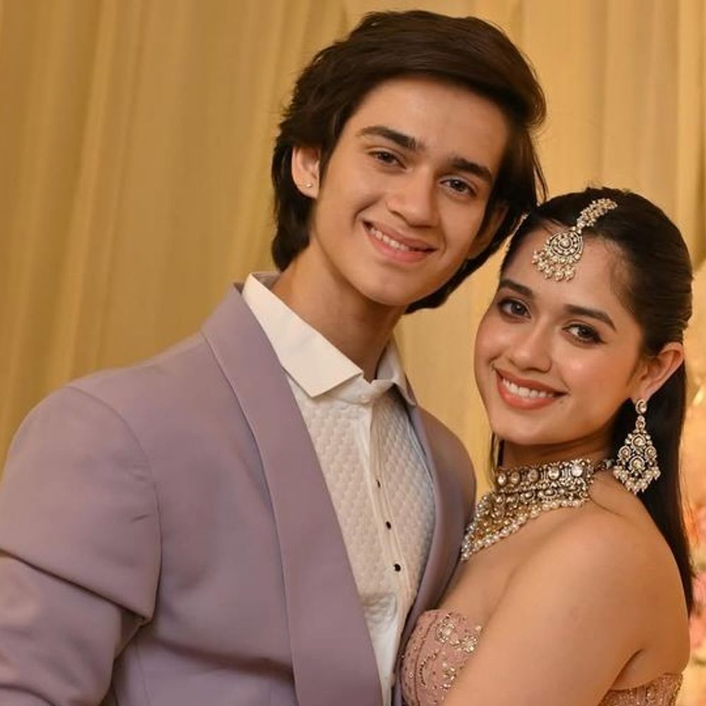 जन्नत जुबैर और अयान के साथ हाईवे पर मारपीट:आरोपियों ने पनवेल में कार का पीछा कर हमला किया, एक्ट्रेस बोलीं- हम सुरक्षित