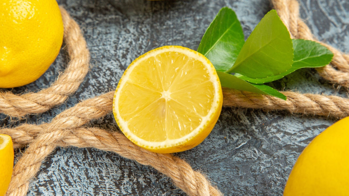 नींबू अंदर से सूखा तो नहीं है, जूसी नींबू खरीदना चाहते हैं तो किन बातों पर गौर करें, काम आएंगे सिंपल टिप्स