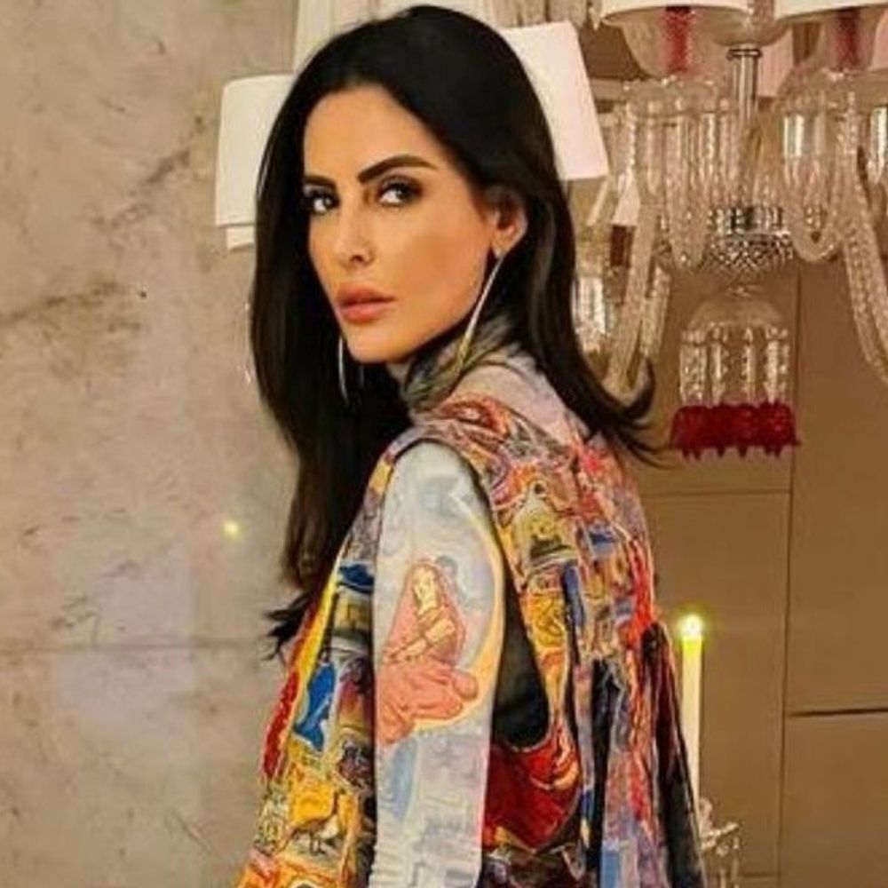 ईरान के हालात पर मंदाना करीमी का बयान:सुप्रीम लीडर की मौत पर बोलीं- महिलाएं खुश हैं, सालों से दबाव और डर में जी रही थीं